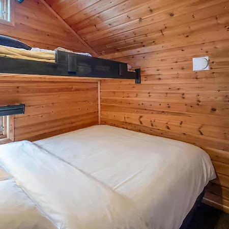 2 Bedroom Awesome In ليلّيهامّير